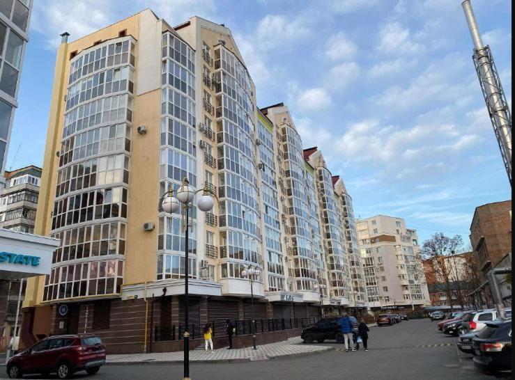 Apartpoltava: Business-Class Apartments with Panoramic Balcony in Prestigious New Building Exterior photo