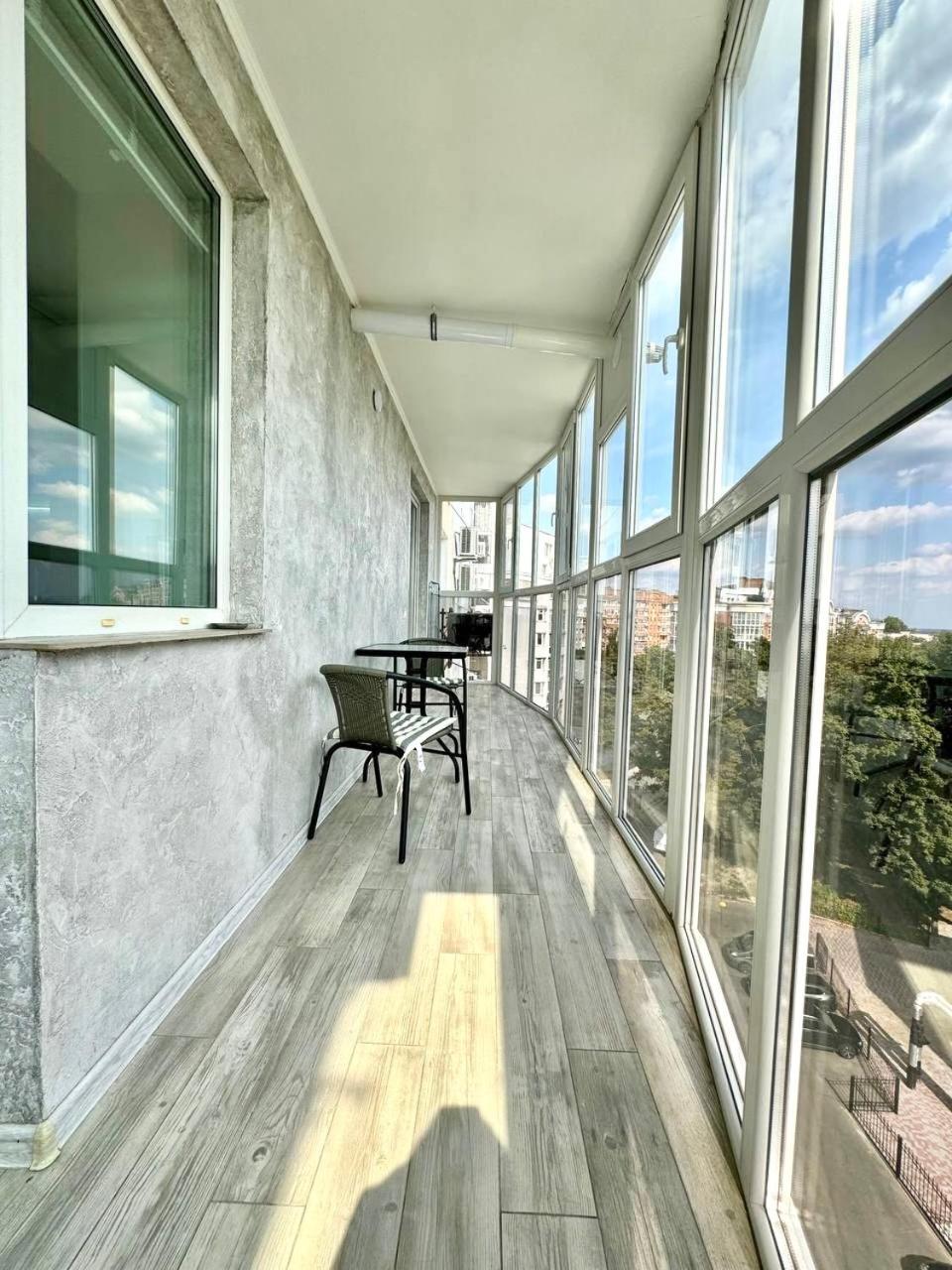 Apartpoltava: Business-Class Apartments with Panoramic Balcony in Prestigious New Building Exterior photo